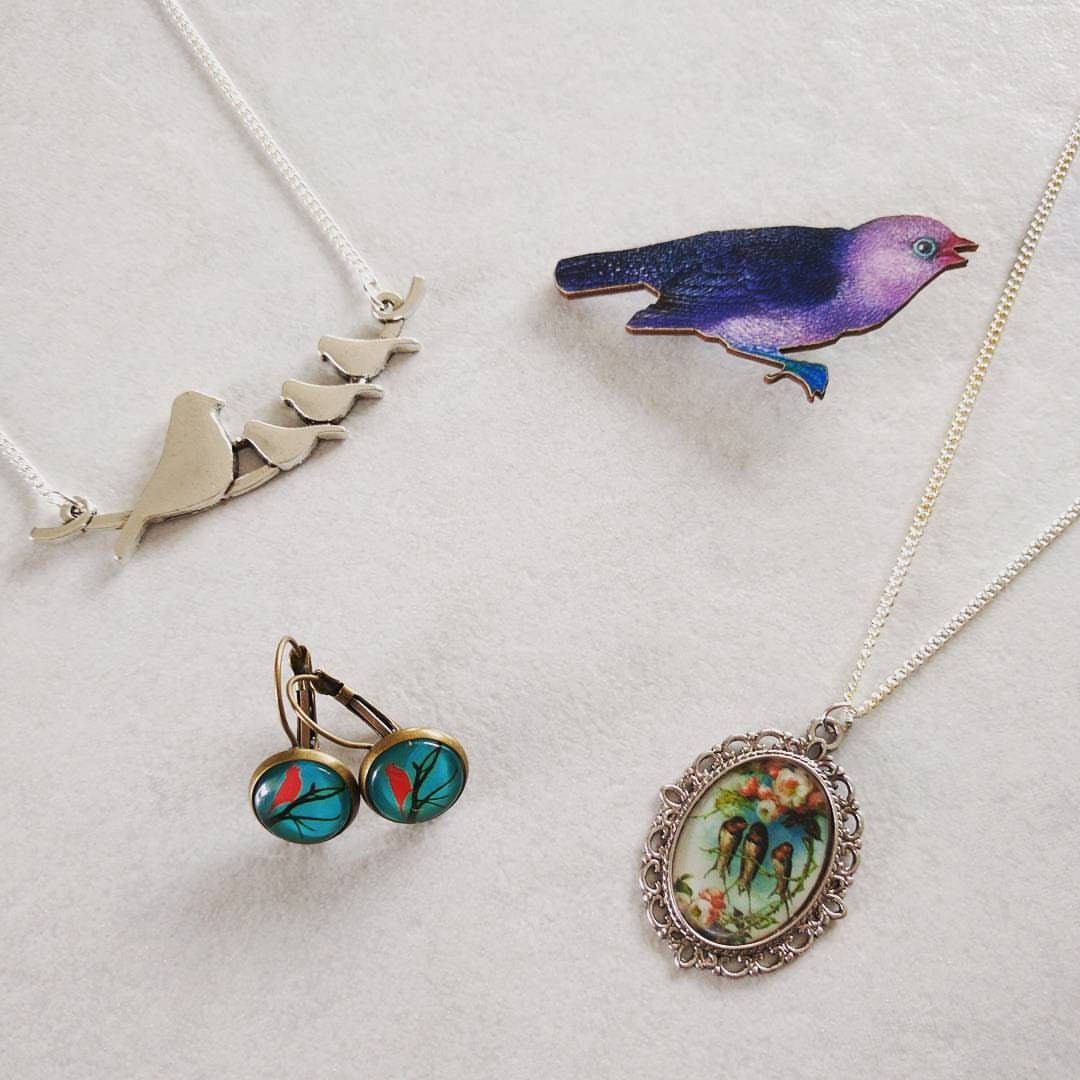 Vogel Geschenk-Set, Kette, Brosche, Ohrringe, Geschenk Box Vogel Geschenk-Set, Kette, Brosche, Ohrringe, Geschenk Box von LaurasJewellery
