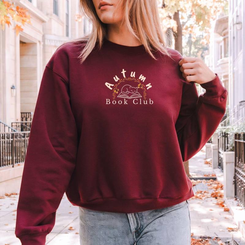 Autumn Book Club Pullover, Buch Sweater Mit Katze, Gemütliches Leseoutfit Für Leseratten, Slow Living Lifestyle Autumn Book Club Pullover, Buch Sweater Mit Katze, Gemütliches Leseoutfit Für Leseratten, Slow Living Lifestyle von LaurasSeelenessenz