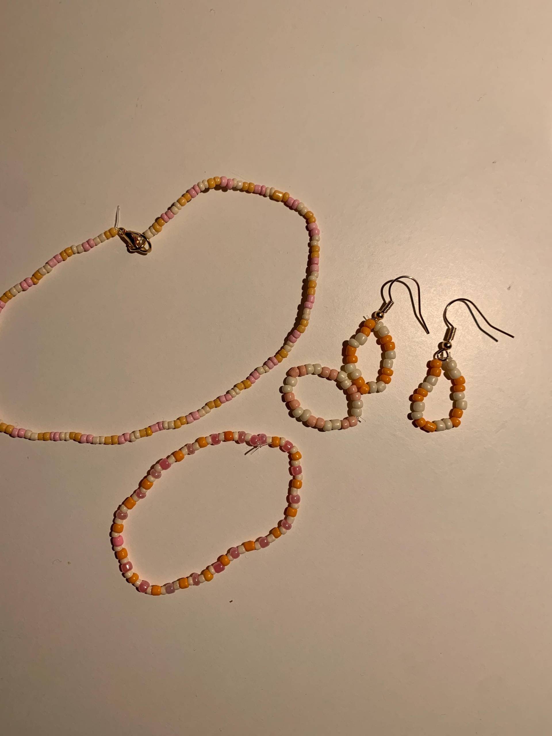 Perlenarmband Traube Und Kirsche. Außerdem Gibt Es Auch Ein Wunderschönes Herbst Set Perlenarmband Traube Und Kirsche. Außerdem Gibt Es Auch Ein Wunderschönes Herbst Set von Laurascreativelife