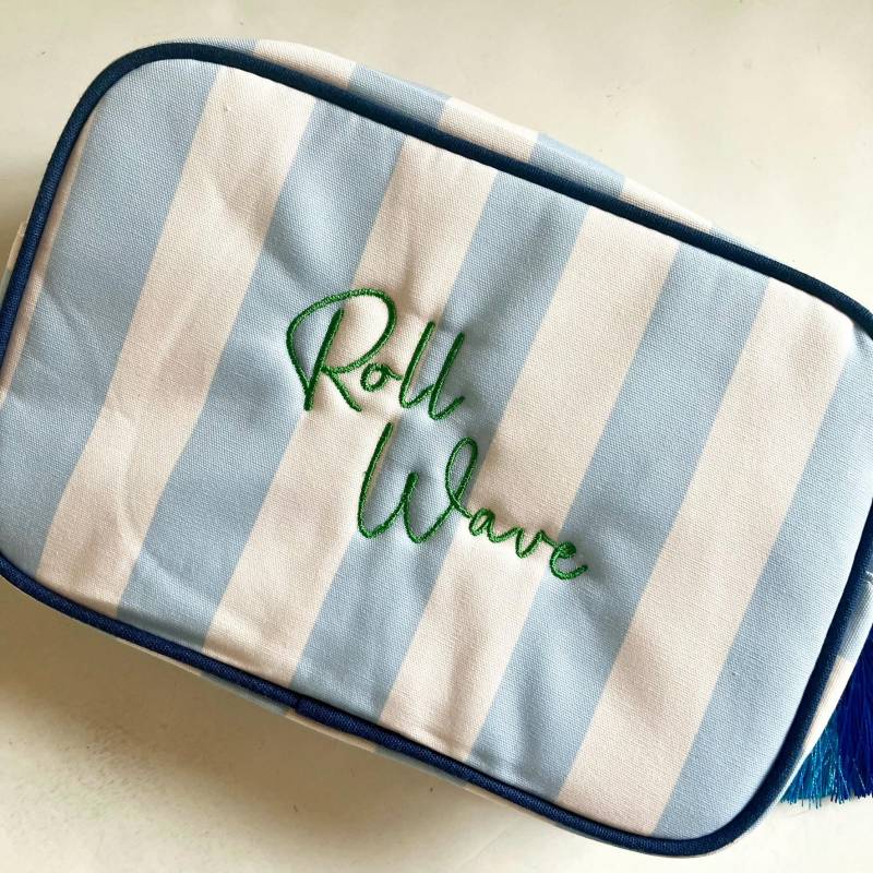 Abschlussgeschenk Personalisierte Gestreifte Reißverschlusstasche, Benutzerdefinierte Initial Make-Up-Tasche, Gestickte Geschenke Für Frauen von JubiGiftsbyJulia