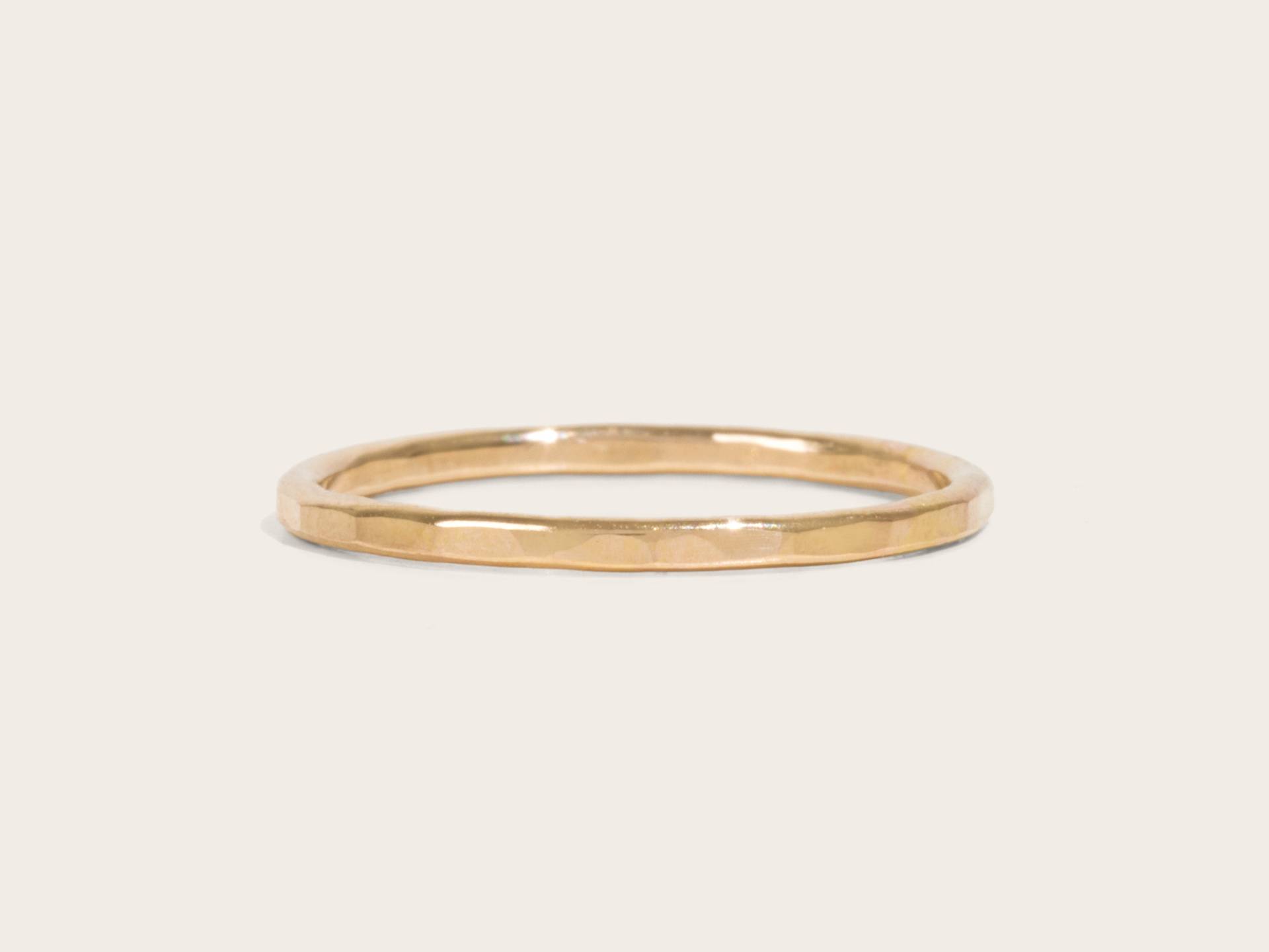 Gold Stapelringe | 14K Filled Stapelring Gehämmerter Ring Zierlicher Midi Set Minimalist Dünner Goldring Geschenk Für Sie von LaurelElaineJewelry