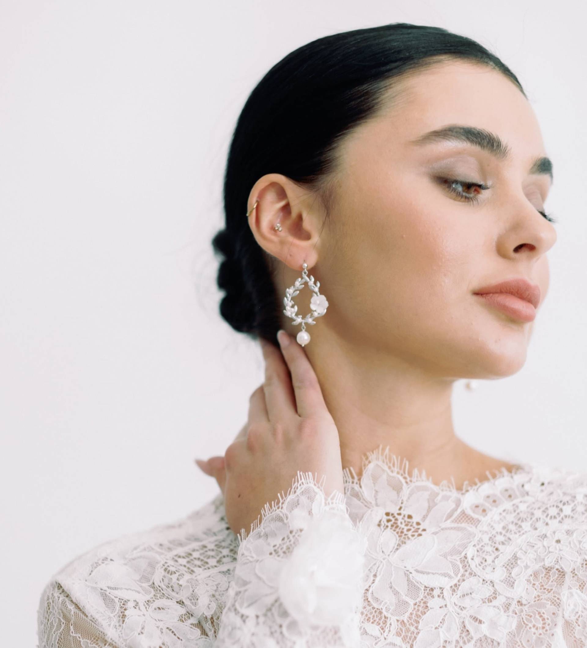 Ohrringe Baumeln Braut Floral Boho Perlenohrringe Brautohrringe Hoop Ohrstecker Ohrringe Baumeln Braut Floral Boho Perlenohrringe Brautohrringe Hoop Ohrstecker von LaurelLime