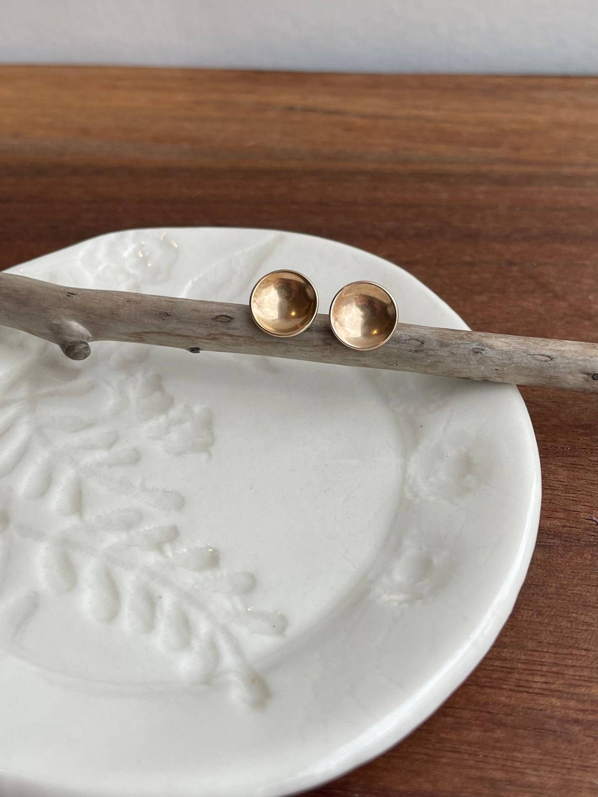 Kreis Ohrstecker, Gewölbter Schlichter Schmuck Für Jeden Tag Kreis Ohrstecker, Gewölbter Schlichter Schmuck Für Jeden Tag von LaurelOBrien