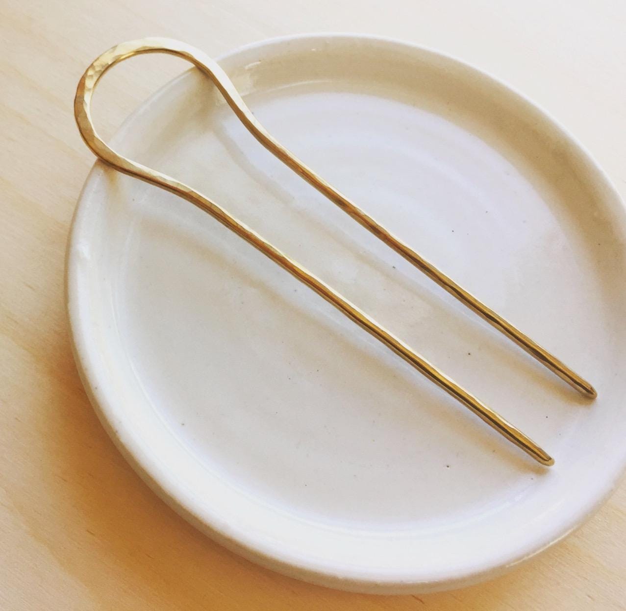 Messing Haarstab, Mittelschwere Haarnadel, Gehämmerte Haarnadel Messing Haarstab, Mittelschwere Haarnadel, Gehämmerte Haarnadel von LaurelOBrien