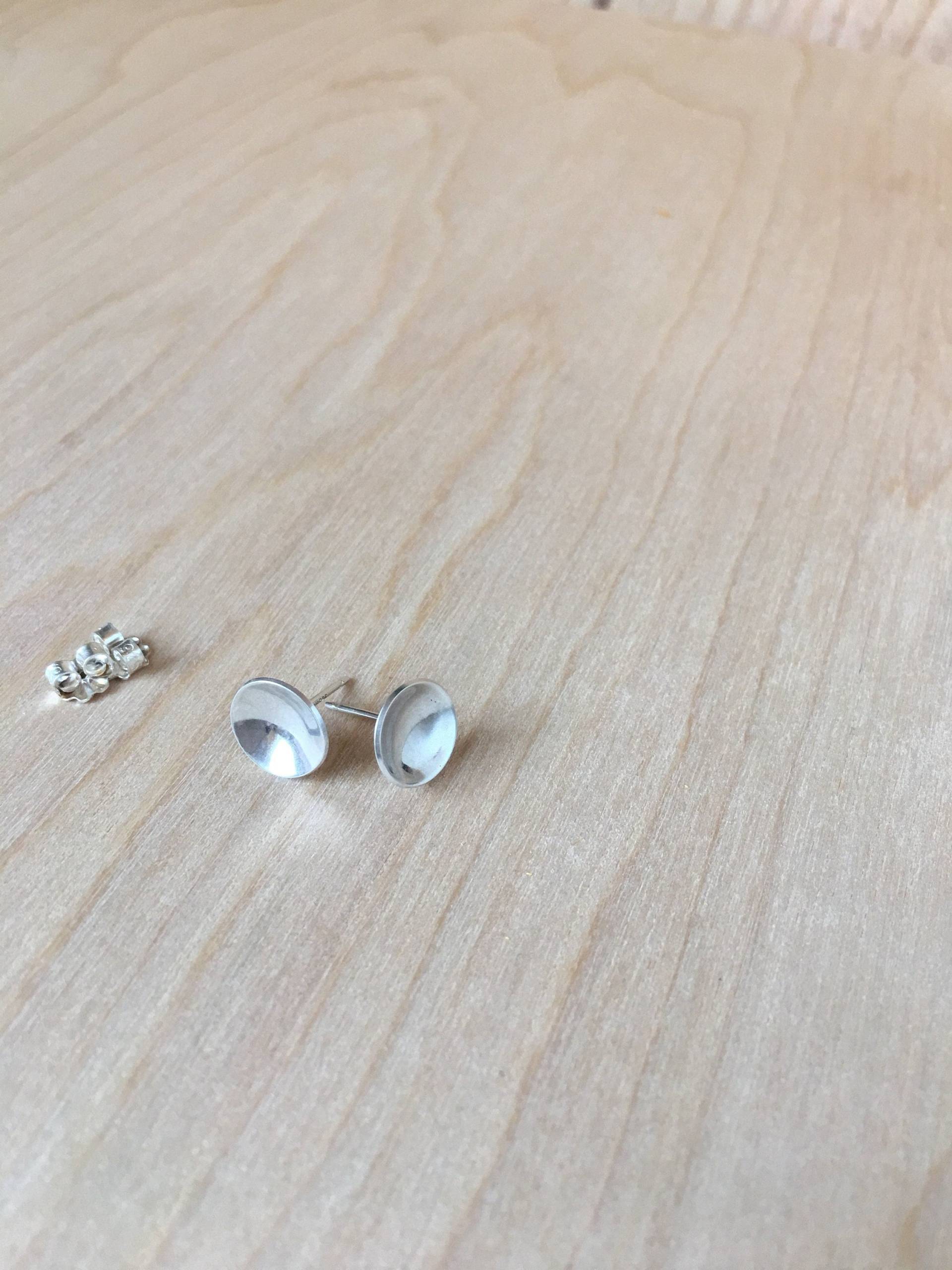 Silber Runde Ohrstecker, Ausgehöhlte Sterlingsilber-Schmuck Silber Runde Ohrstecker, Ausgehöhlte Sterlingsilber-Schmuck von LaurelOBrien