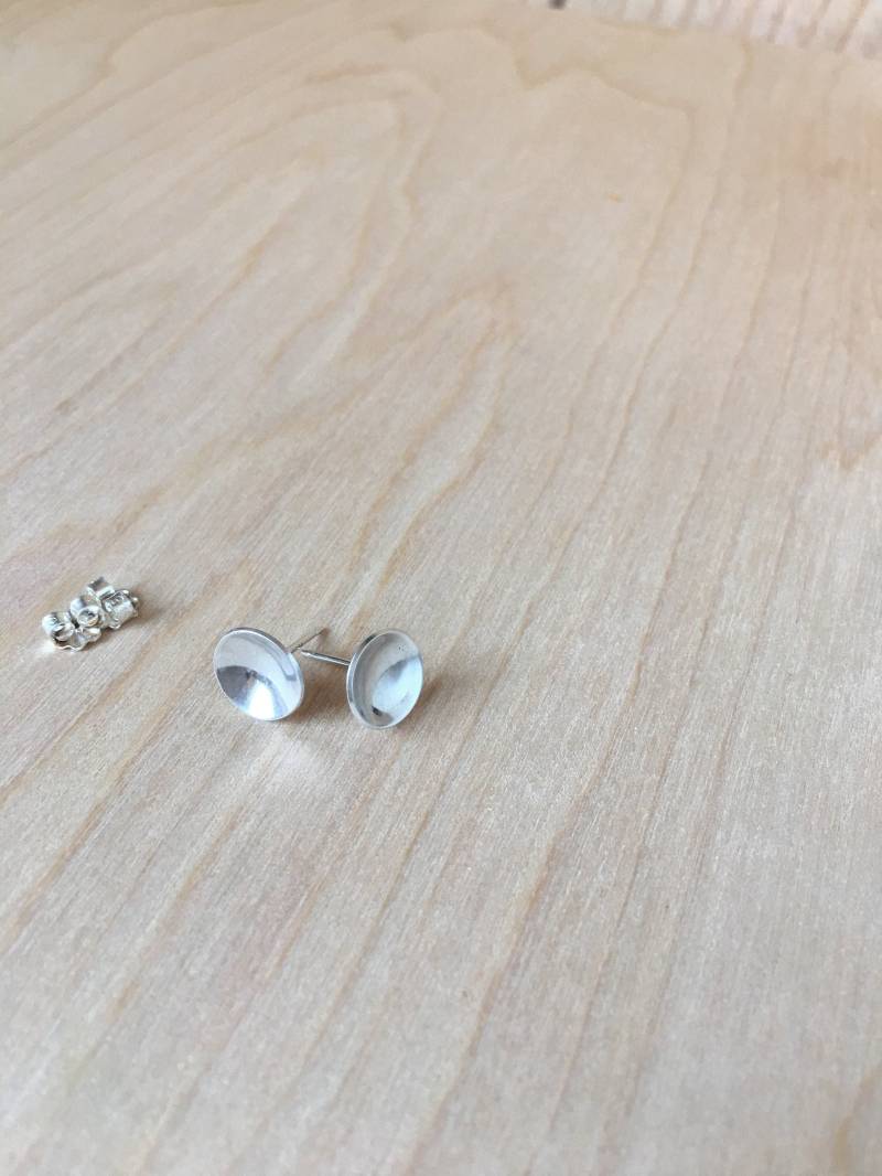 Silber Runde Ohrstecker, Ausgehöhlte Sterlingsilber-Schmuck Silber Runde Ohrstecker, Ausgehöhlte Sterlingsilber-Schmuck von LaurelOBrien