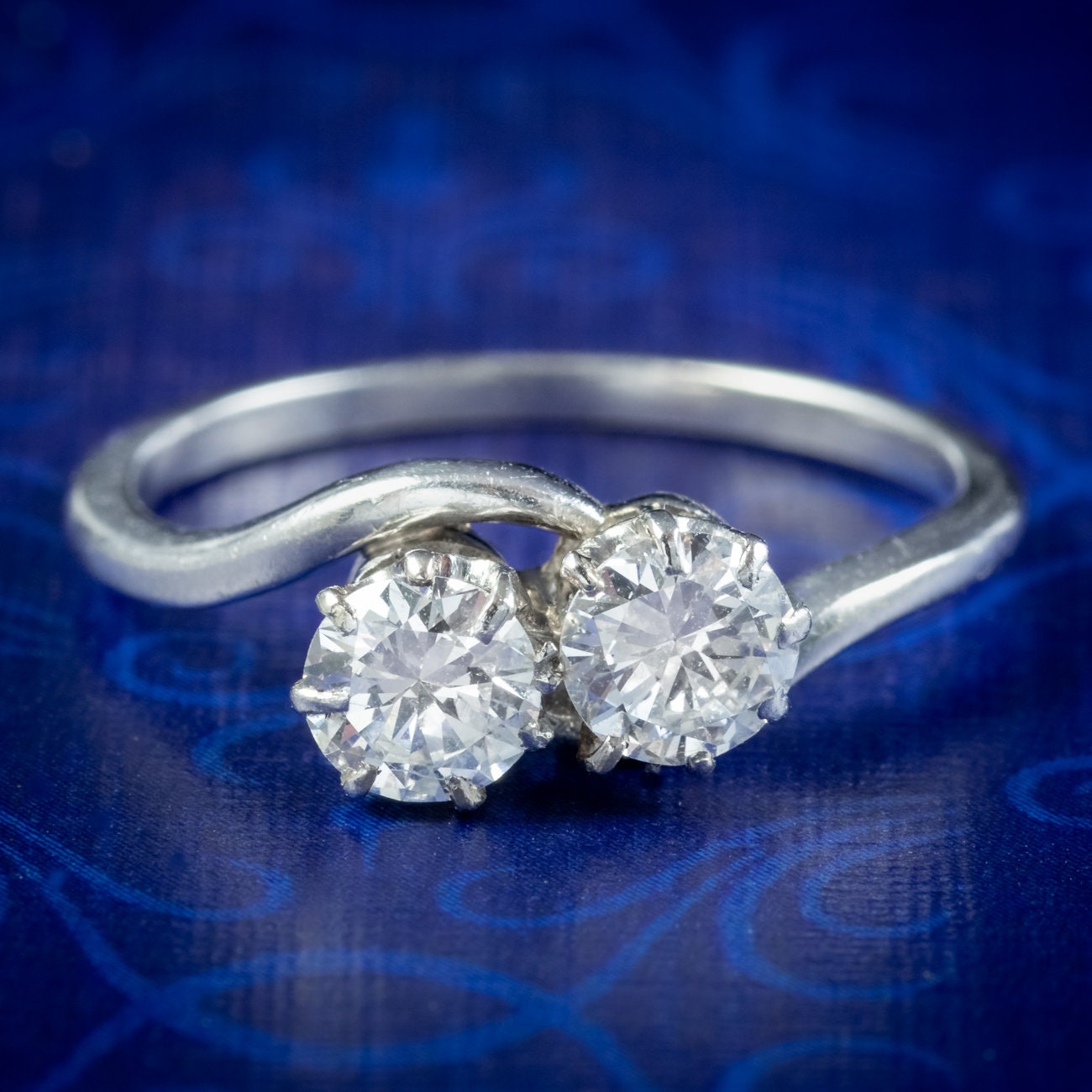Antik Edwardian Diamant Toi Et Moi Twist Ring 1Ct Of Diamond Antik Edwardian Diamant Toi Et Moi Twist Ring 1Ct Of Diamond von LaurelleLtd