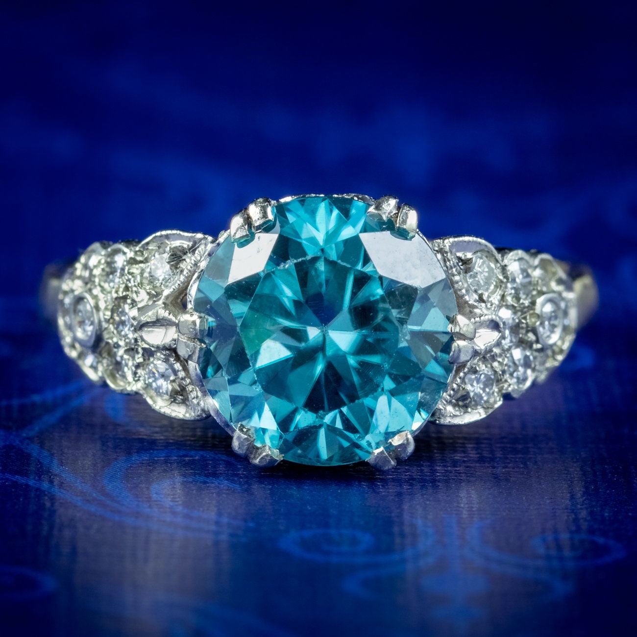 Antiker Edwardian Blauer Zirkon Diamant Ring 3, 6Ct von LaurelleLtd