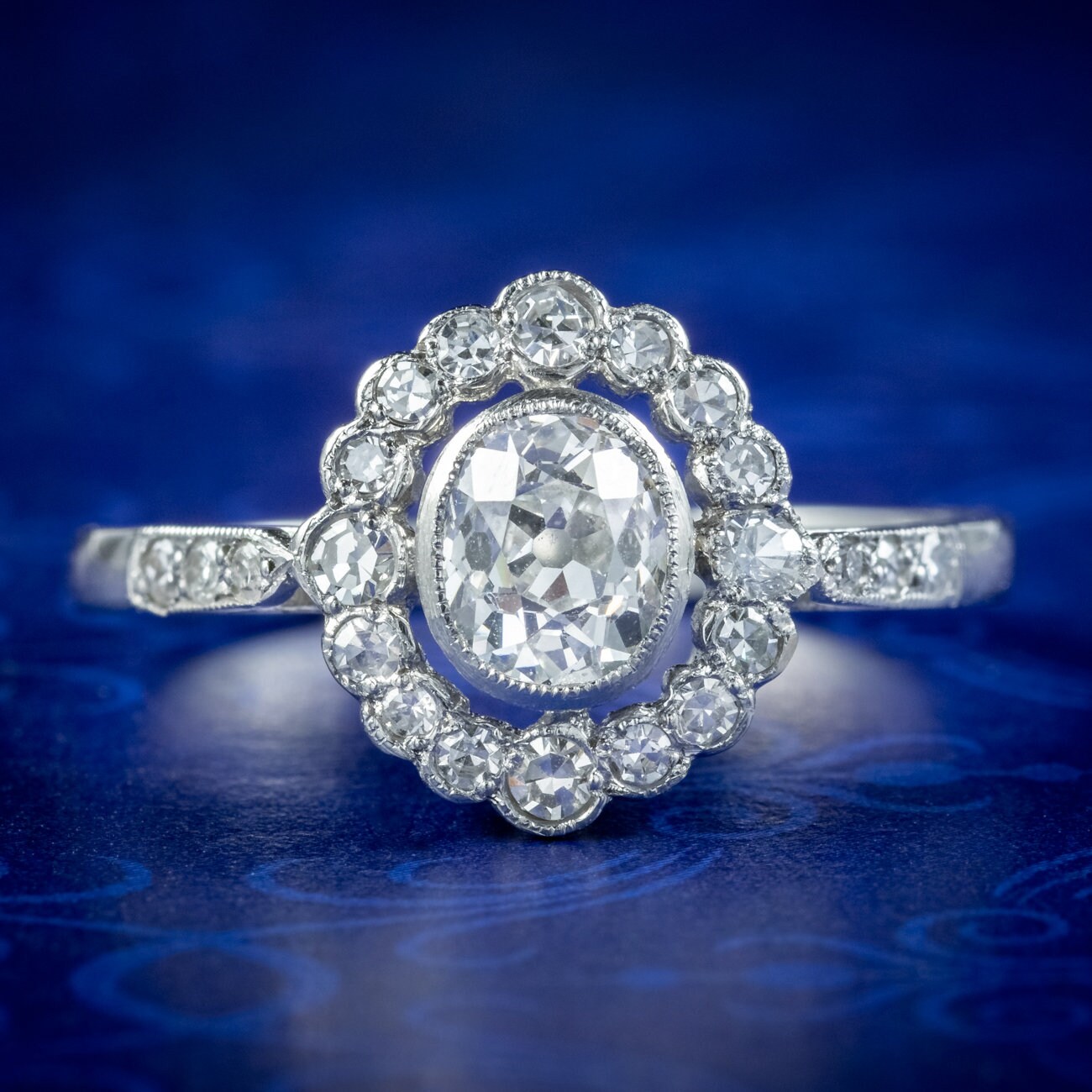 Edwardian Stil Diamant Cluster Ring 1.80Ct von LaurelleLtd