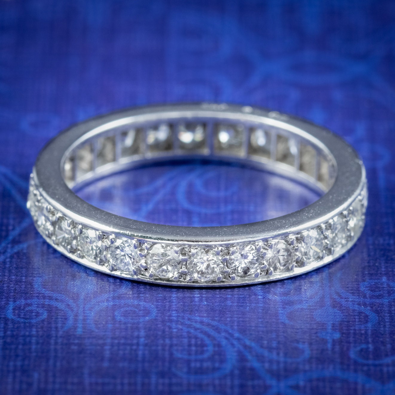 Edwardian Stil Volldiamant Eternity Ring Mit 2 Ct Diamant von LaurelleLtd