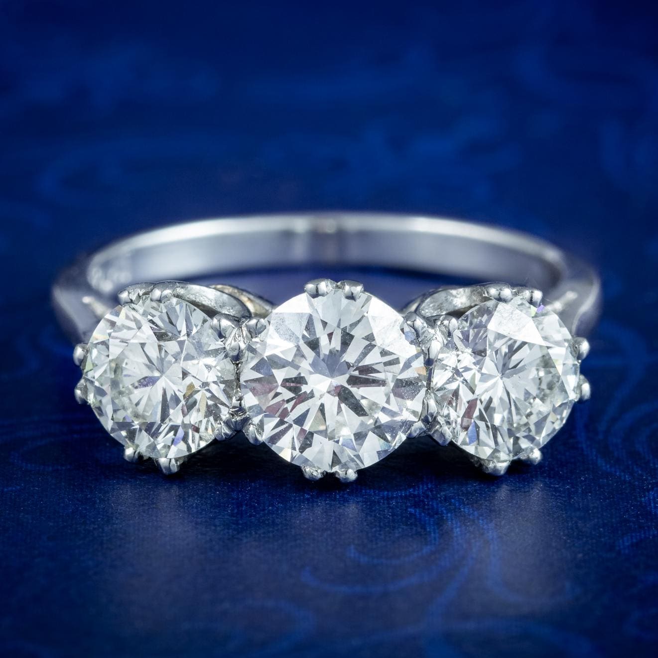 Edwardian Style Diamant Trilogy Ring 2.75Ct Mit Cert Edwardian Style Diamant Trilogy Ring 2.75Ct Mit Cert von LaurelleLtd