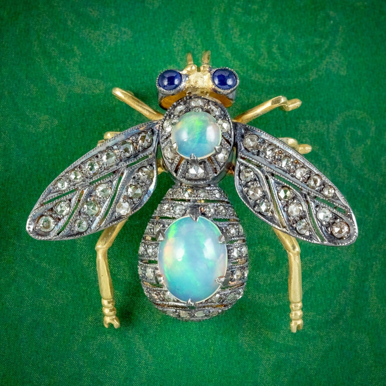 Edwardian Style Opal Diamant Saphir Biene Brosche Silber 18 Karat Gold Edwardian Style Opal Diamant Saphir Biene Brosche Silber 18 Karat Gold von LaurelleLtd