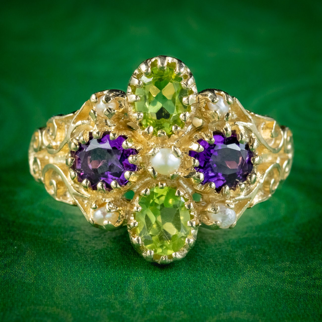 Edwardian Suffragette Stil Cluster Ring Perle Peridot Amethyst von LaurelleLtd