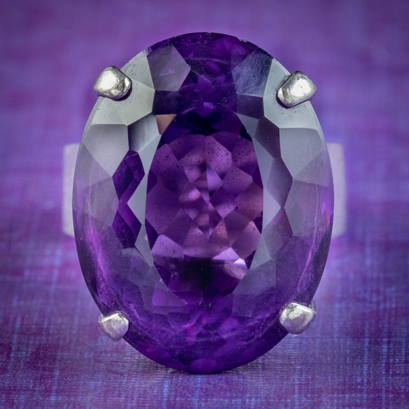 Vintage Amethyst Cocktail Ring 20Ct von LaurelleLtd