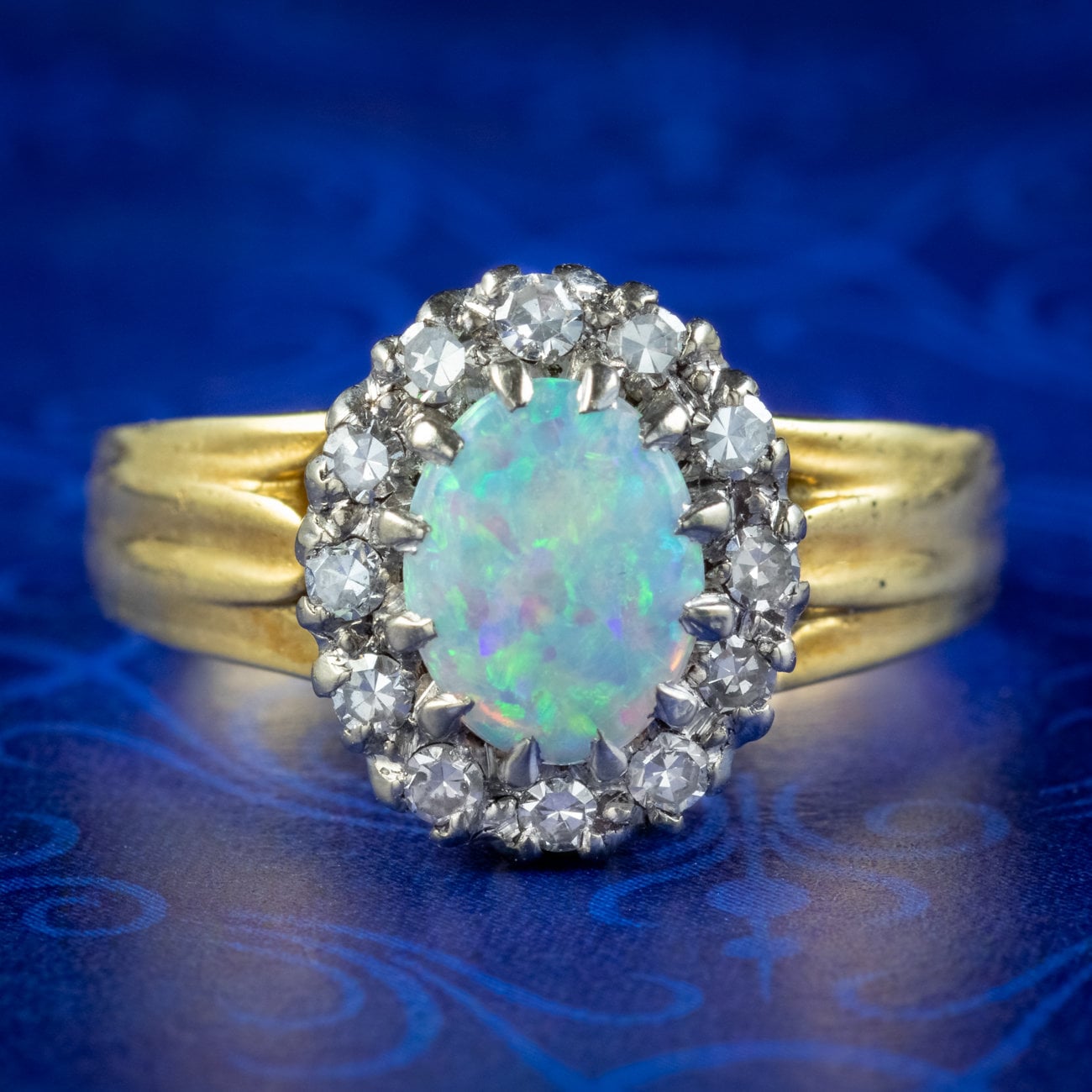 Vintage Opal Diamant Cluster Ring 1.50Ct Datiert 1970 von LaurelleLtd