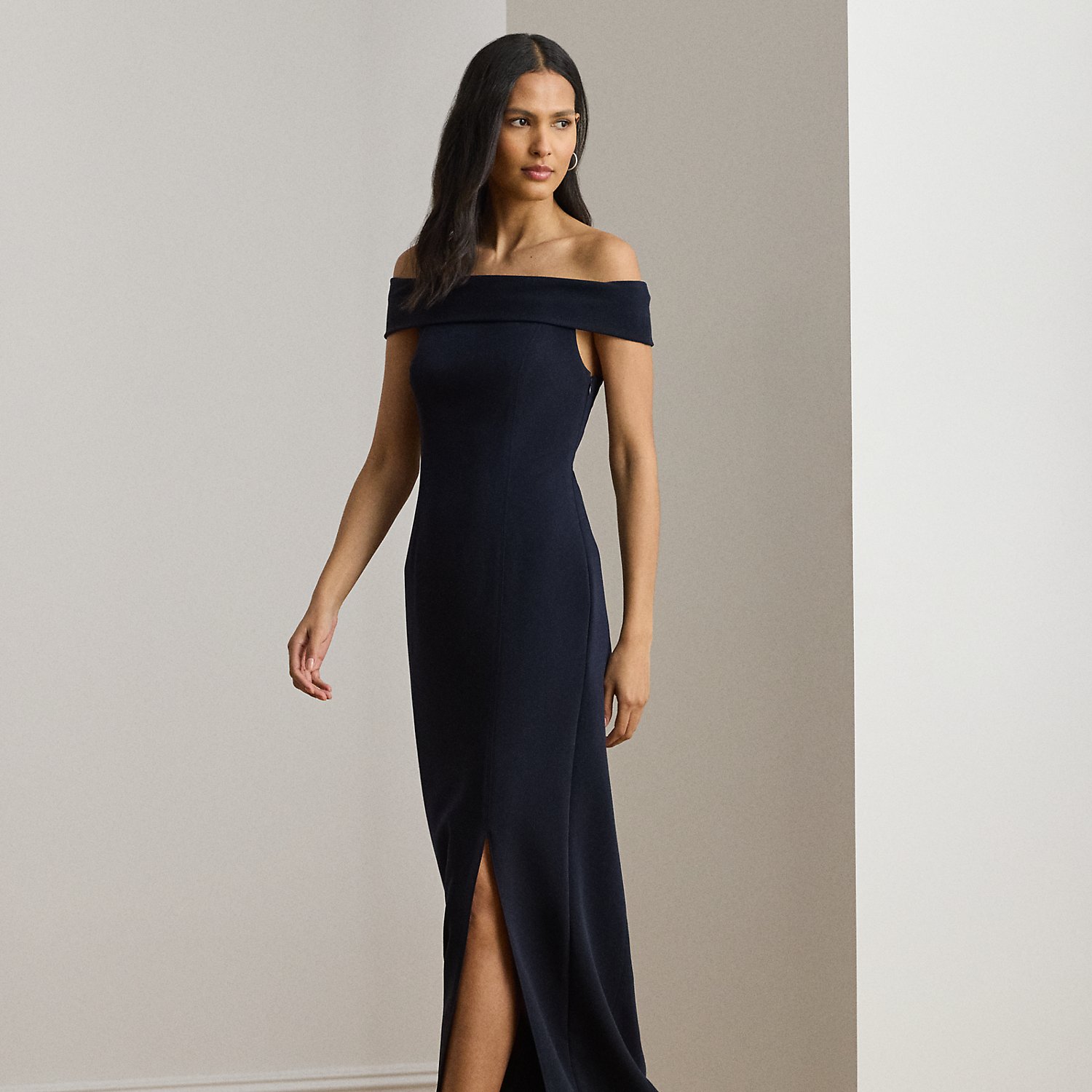 Kurzgrößen - Schulterfreies Crêpe-Abendkleid von Lauren Petite