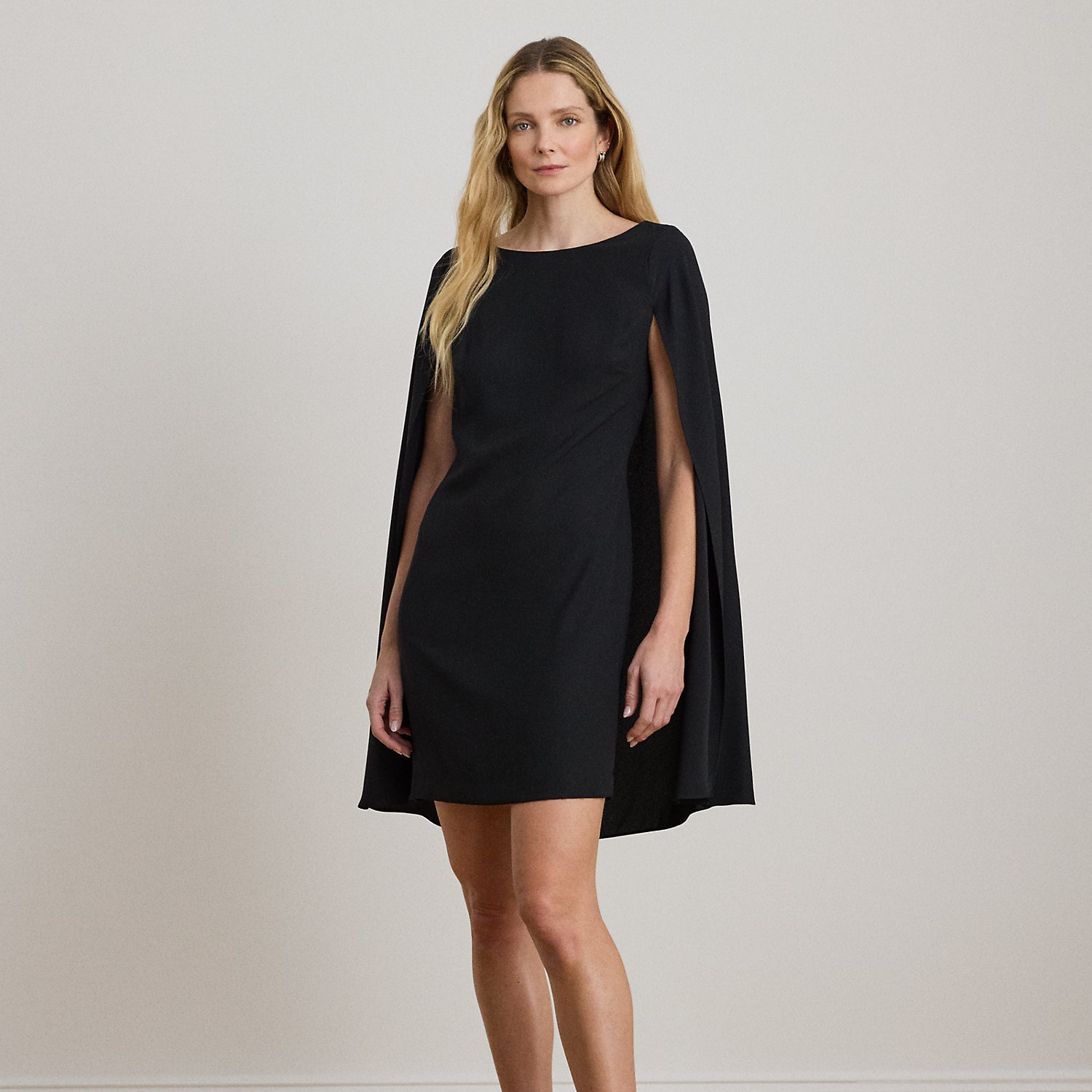 Cape-Cocktailkleid aus Georgette von Lauren