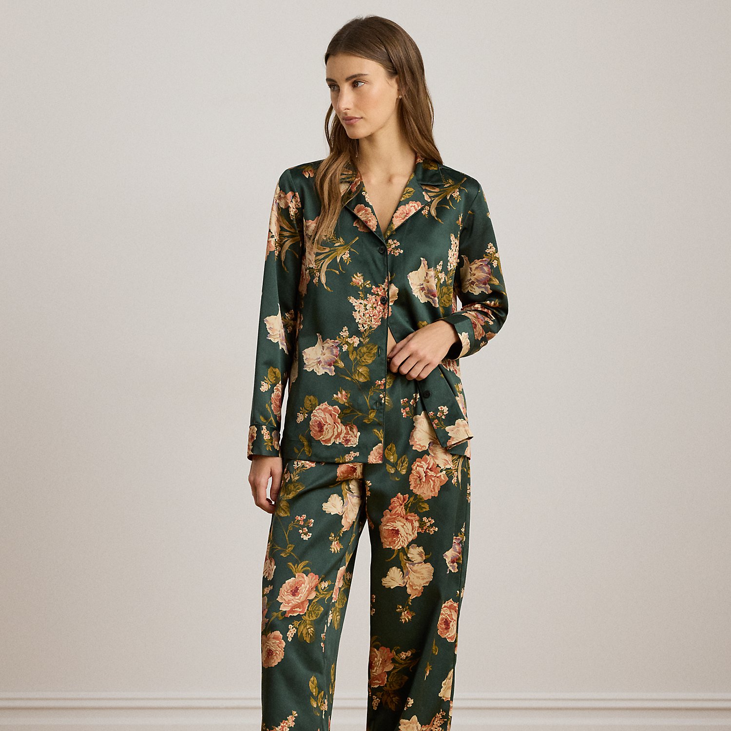 Geblümter Pyjama aus Satin Geblümter Pyjama aus Satin von Lauren