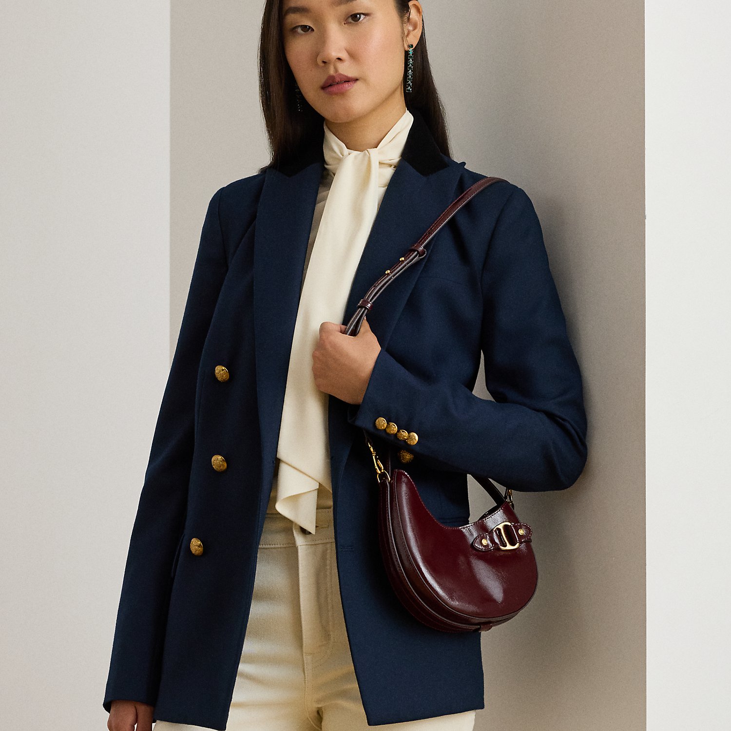 Kleine Umhängetasche Tasha aus Lackleder von Lauren