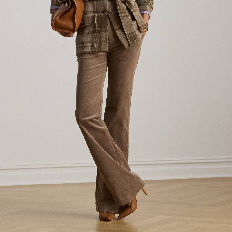 Kordsamthose mit ausgestelltem Bein von Lauren