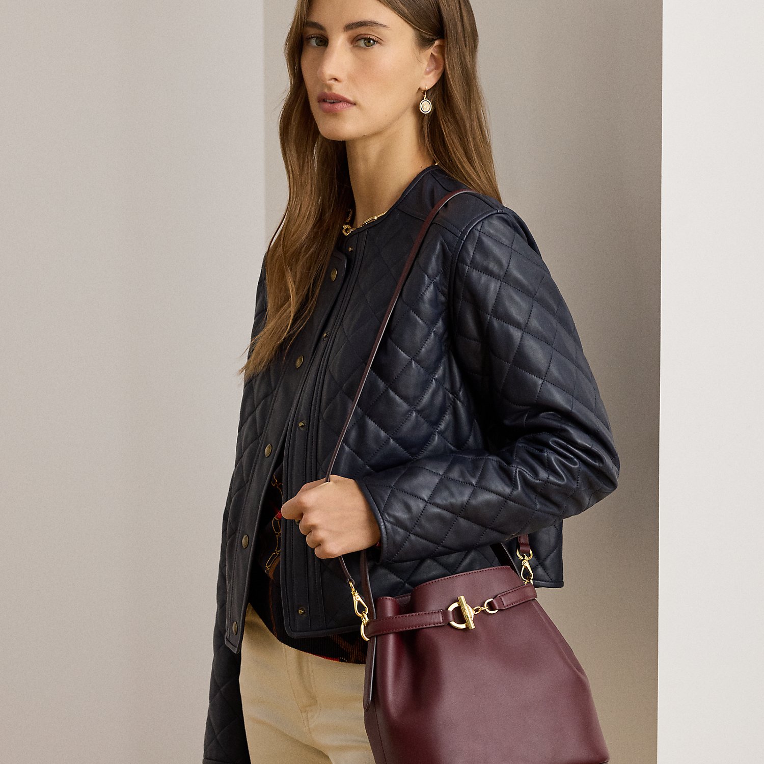 Mittelgroße Leder-Beuteltasche Blaike von Lauren