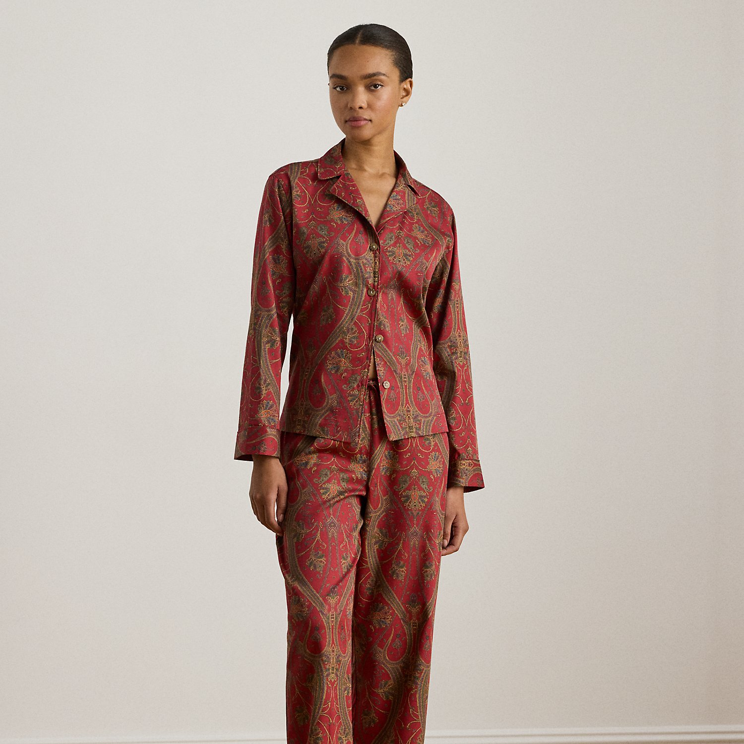 Pyjama aus Atlas mit Paisley-Motiv Pyjama aus Atlas mit Paisley-Motiv von Lauren