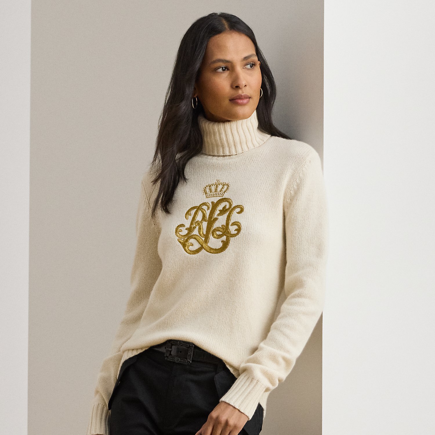 Rollkragenpullover mit gesticktem Logo Rollkragenpullover mit gesticktem Logo von Lauren