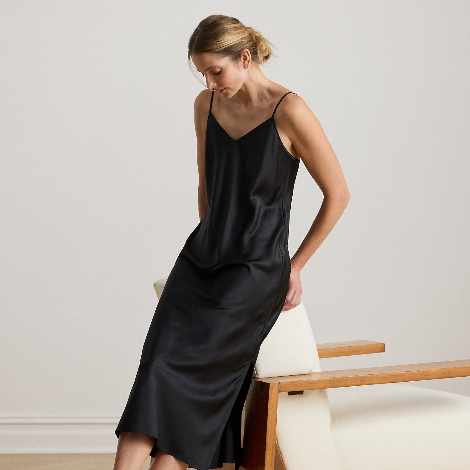 Satinnachthemd mit V-Ausschnitt von Lauren