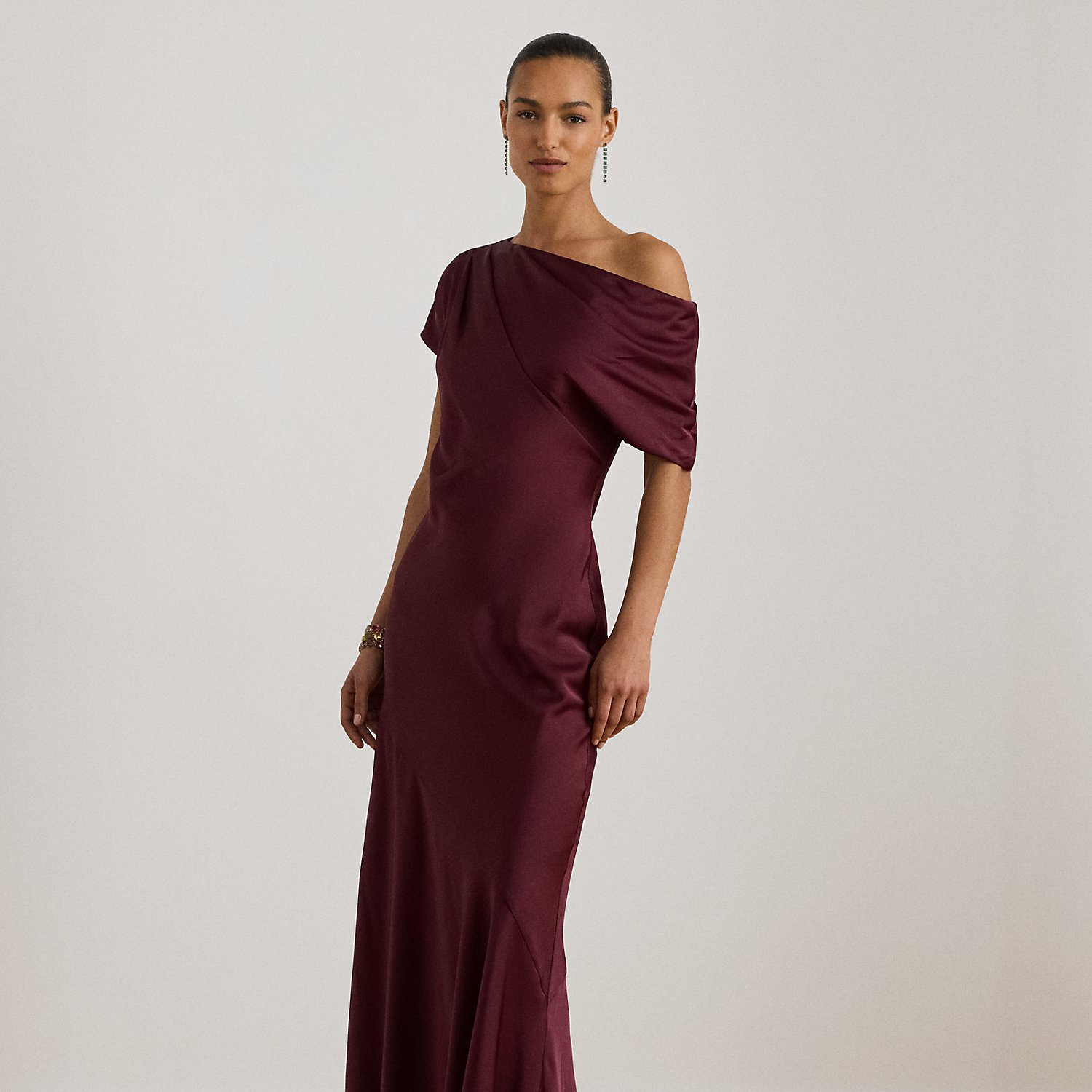 Schulterfreies Satin-Charmeuse-Kleid von Lauren