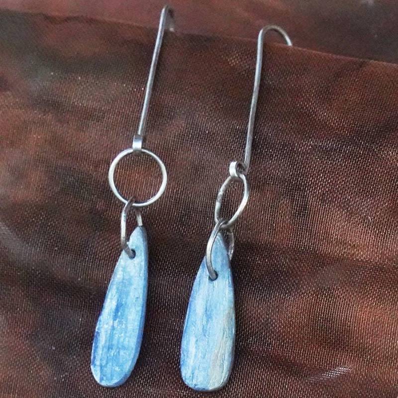 Blaue Lapis Splitter Mit Feinsilber Schleifen von LaurieRhoads