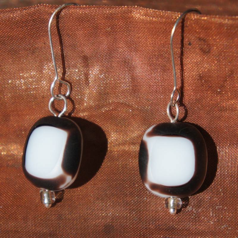 Braun Und Blau Perle Mit Silber Ohrringe Braun Und Blau Perle Mit Silber Ohrringe von LaurieRhoads