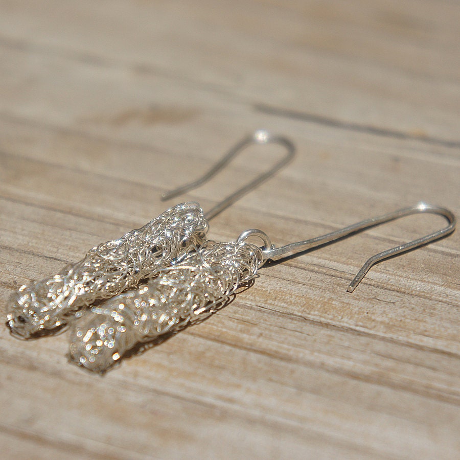 Feine Silber Drop Gehäkelte Ohrringe Feine Silber Drop Gehäkelte Ohrringe von LaurieRhoads