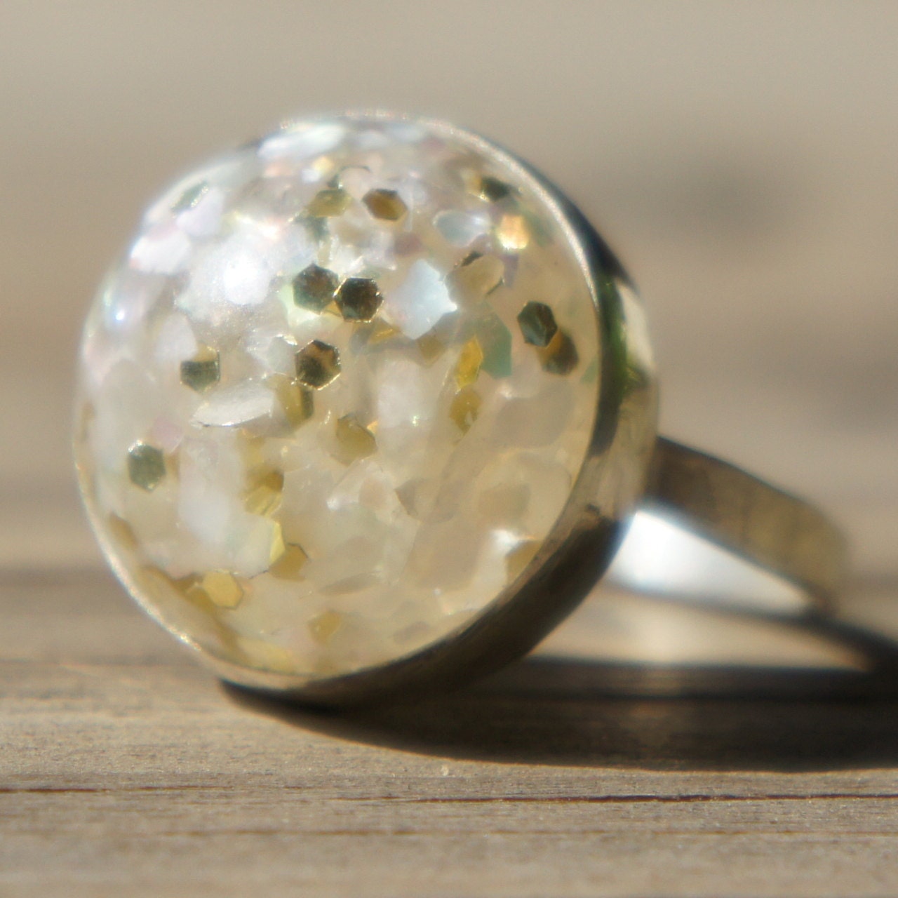 Konfetti Lucite Und Silber Ring Konfetti Lucite Und Silber Ring von LaurieRhoads