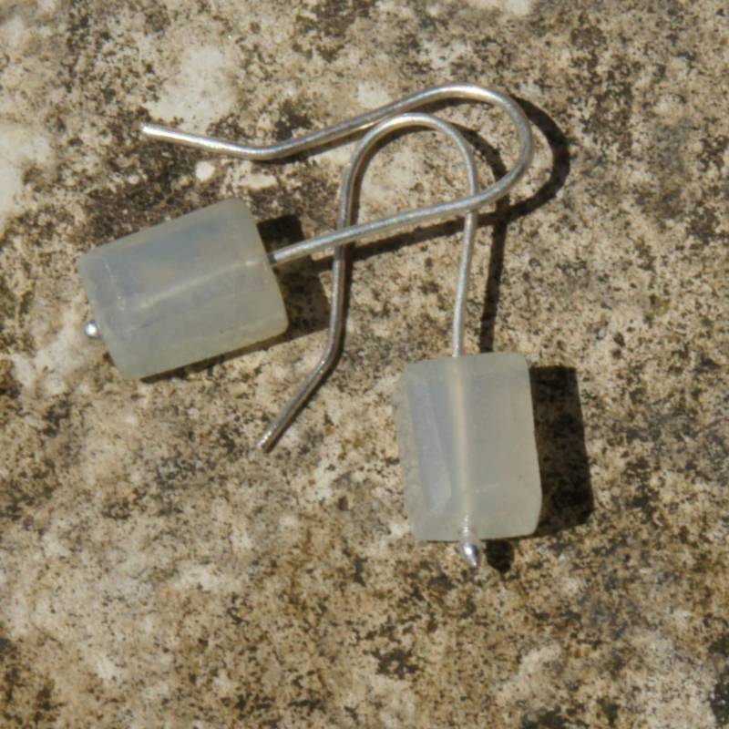 Ohrringe Aus Chalcedon Und Silberdraht Ohrringe Aus Chalcedon Und Silberdraht von LaurieRhoads