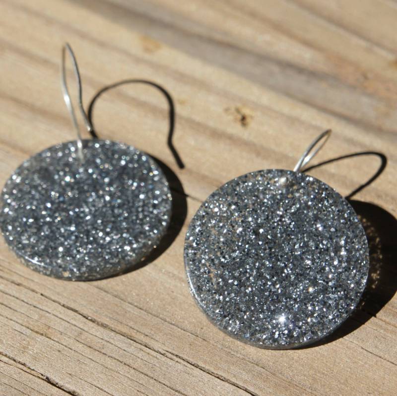 Silber Glitter Harz Ohrringe Scheiben Silber Glitter Harz Ohrringe Scheiben von LaurieRhoads