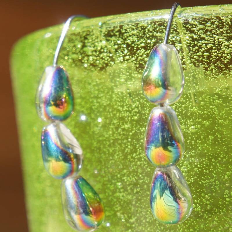 Silber Und Irisierende Vintage Glasperlen-Ohrringe Silber Und Irisierende Vintage Glasperlen-Ohrringe von LaurieRhoads