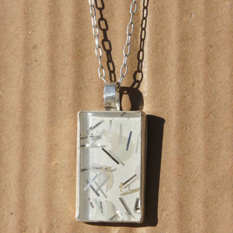 Weiß Und Silber Resin Vintage Glitter Halskette Weiß Und Silber Resin Vintage Glitter Halskette von LaurieRhoads