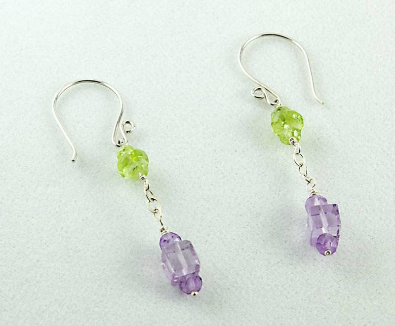 Peridot Und Amethyst Ohrringe, Tropfen Sterling Silber Mit Peridot Und Amethyst Ohrringe, Tropfen Sterling Silber Mit von LaurieRobertsJewelry