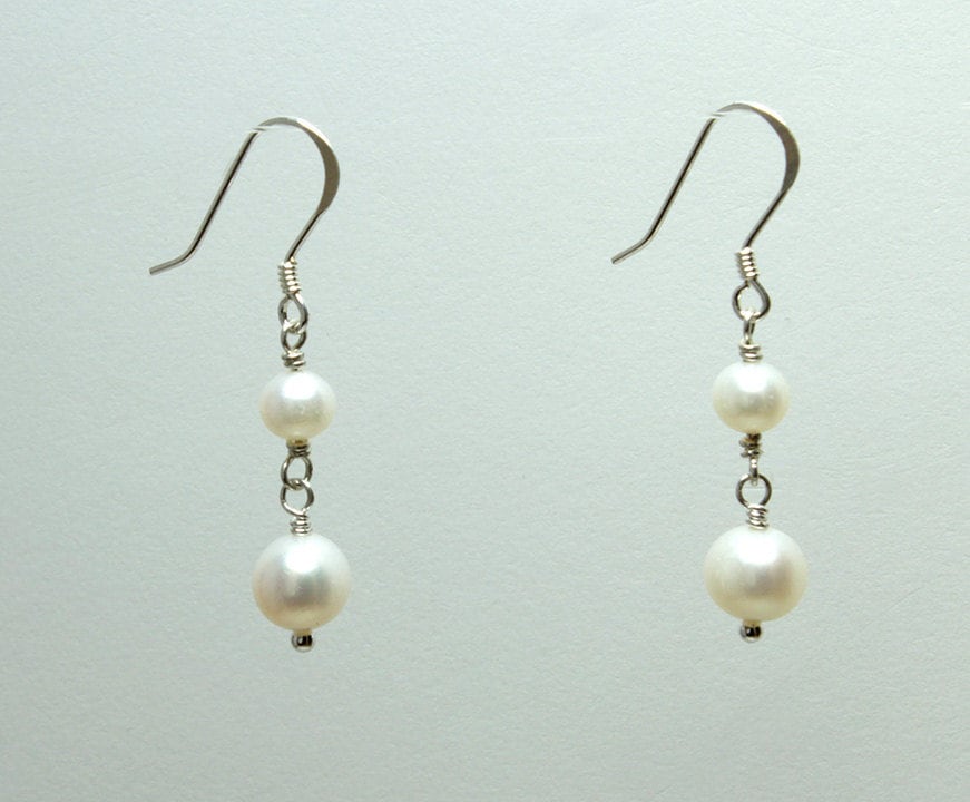 Perlenohrringe, Perlen Und Silber, Perlenschmuck, Süsswasserperlen, Sterlingsilber, Brautschmuck Perlenohrringe, Perlen Und Silber, Perlenschmuck, Süsswasserperlen, Sterlingsilber, Brautschmuck von LaurieRobertsJewelry