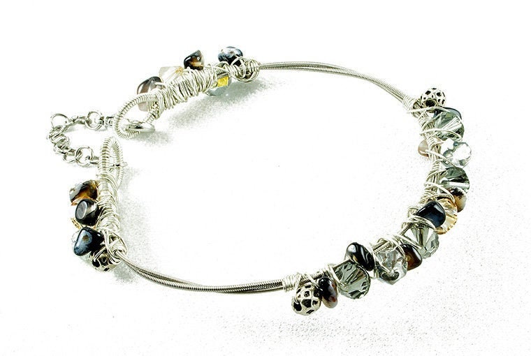 Silber Gitarre String Armband, Gitarrendraht Schmuck Mit Kristall, Boho Achat Armband Silber Gitarre String Armband, Gitarrendraht Schmuck Mit Kristall, Boho Achat Armband von LaurieRobertsJewelry