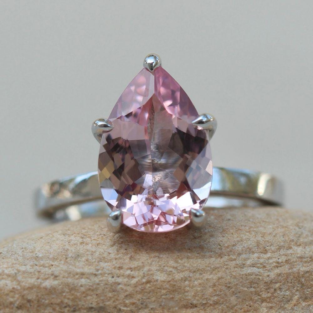 Echter Rosa Morganit Ring - Solitär Verlobungsring Mit 12 X 8 Mm Im Pear Cut Von Laurie Sarah, Lifetime Care Plan Inklusive Ls5951 von LaurieSarahDesigns