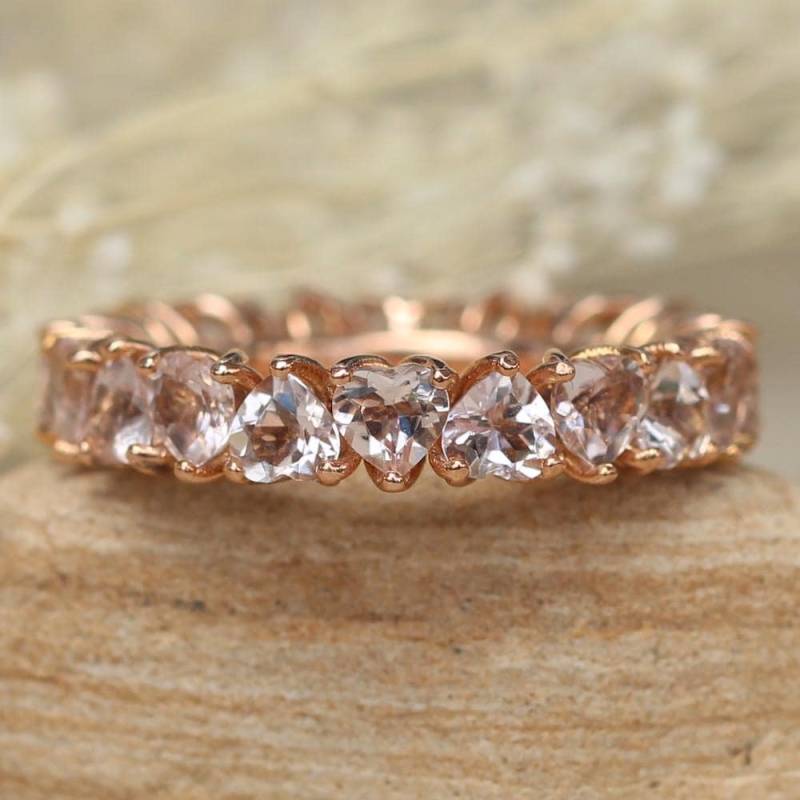 Herz Morganit Eternity Ring Für Ihre Ringstapel Oder Ehering, Lifetime Care Plan Inklusive, Echte Edelsteine Ls5937 von LaurieSarahDesigns