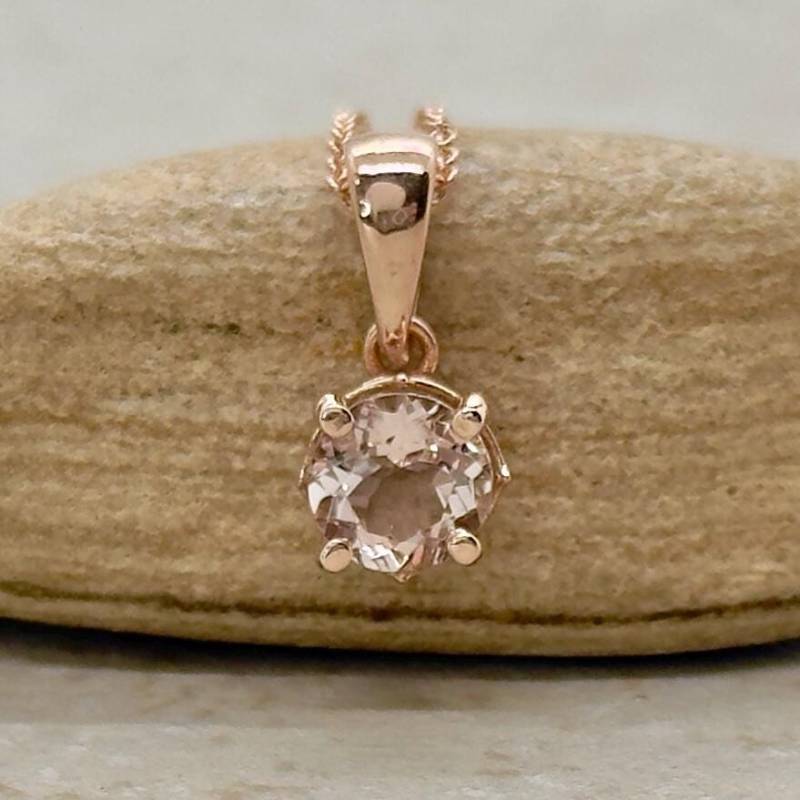 Runder Solitär Morganit Anhänger, Zierlicher Filigraner Brautschmuck, Lifetime Care Plan Inklusive, Echter Hochwertiger Edelstein Ls5693 von LaurieSarahDesigns