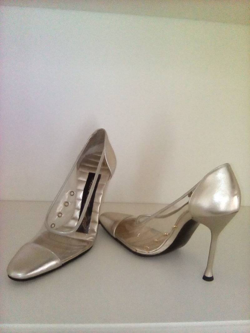 Karl Lagerfeld Escarpins En Cuir Argent Karl Lagerfeld Escarpins En Cuir Argent von Lauryneboutique