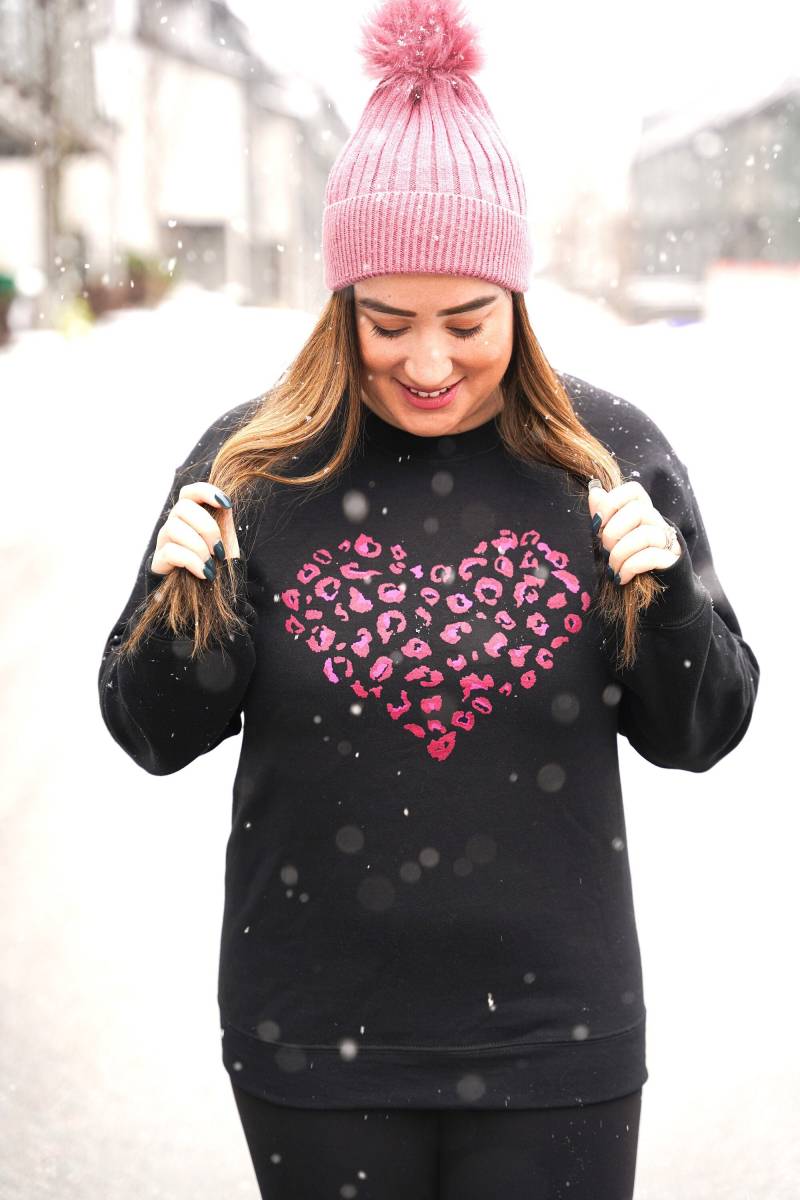 Adults Sweet Wild Heart Sweater in Pink von LavandKushLifestyle