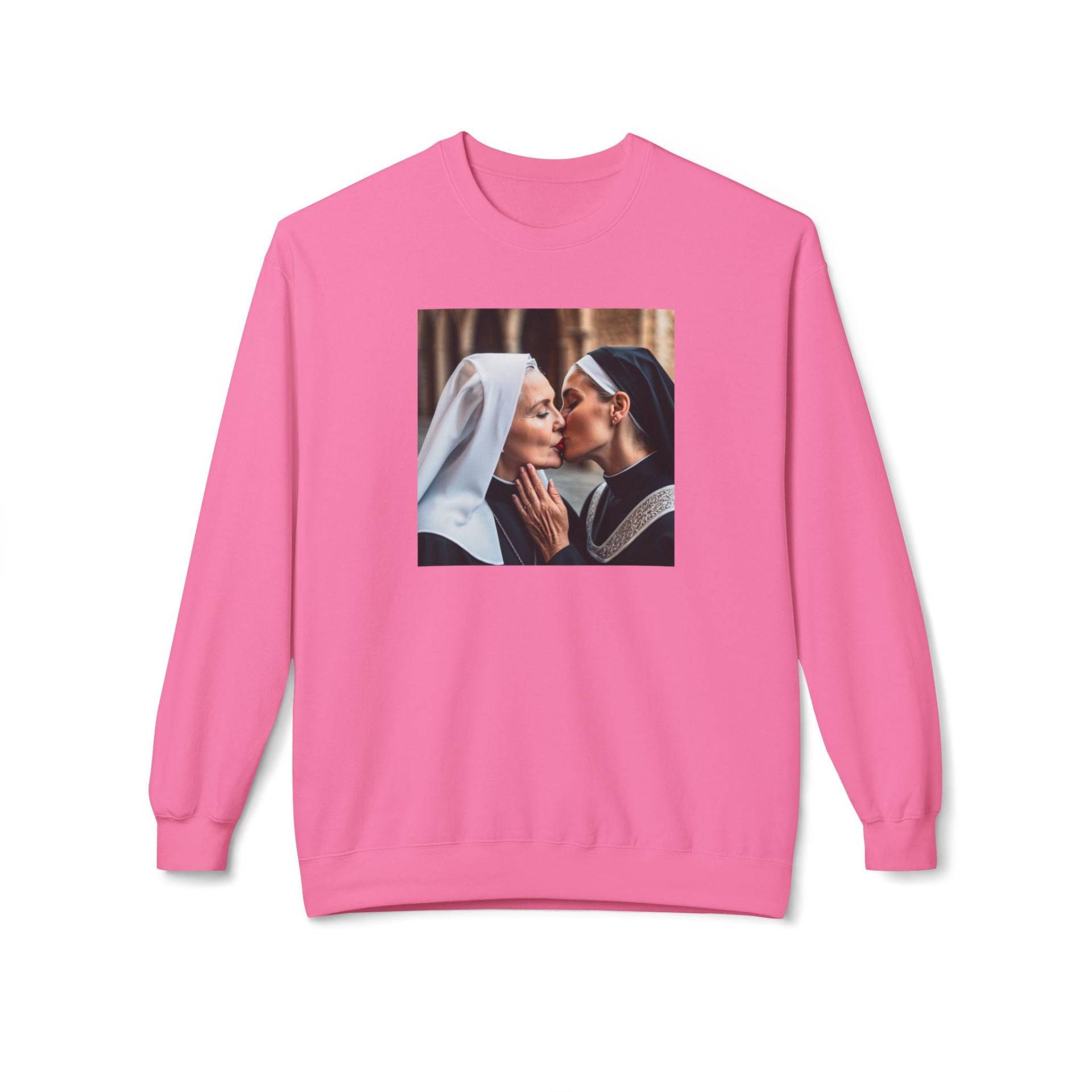 Cooles Sweatshirt Mit Einzigartigem Aufdruck "Küssende Nonnen" - Stilvolles Geschenk Für Jede Gelegenheit Cooles Sweatshirt Mit Einzigartigem Aufdruck "Küssende Nonnen" - Stilvolles Geschenk Für Jede Gelegenheit von LavangelineShop