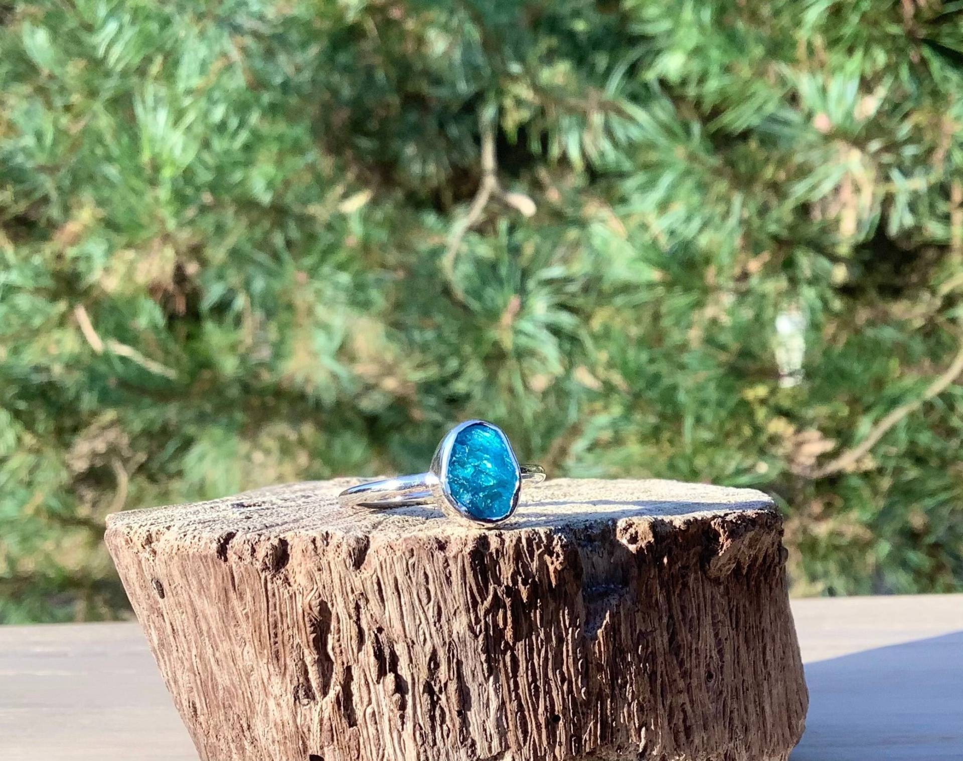 Rohstein Ring, Blauer Apatit Silber Etwas Blaues Brautschmuck, Weihnachtsgeschenk Für Sie von LavantaBay