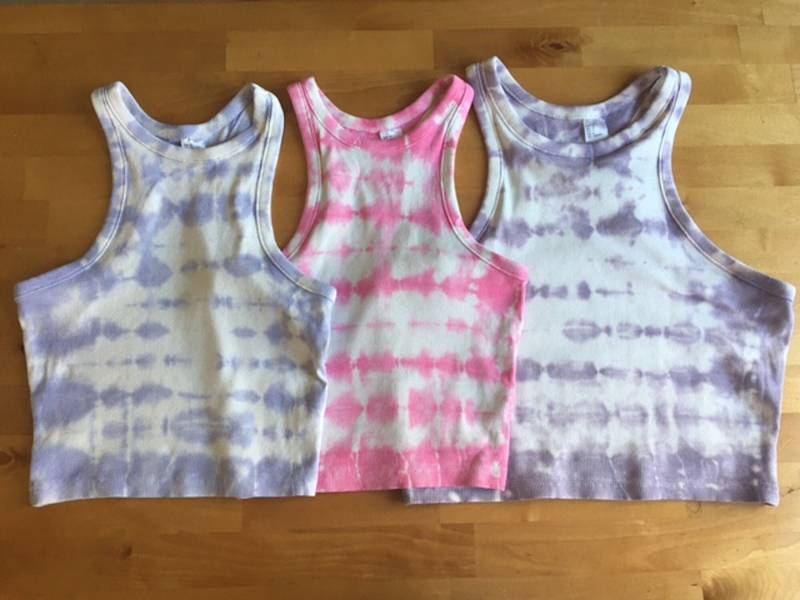 Krawattenfarbe Crop Top von Lavendeblu