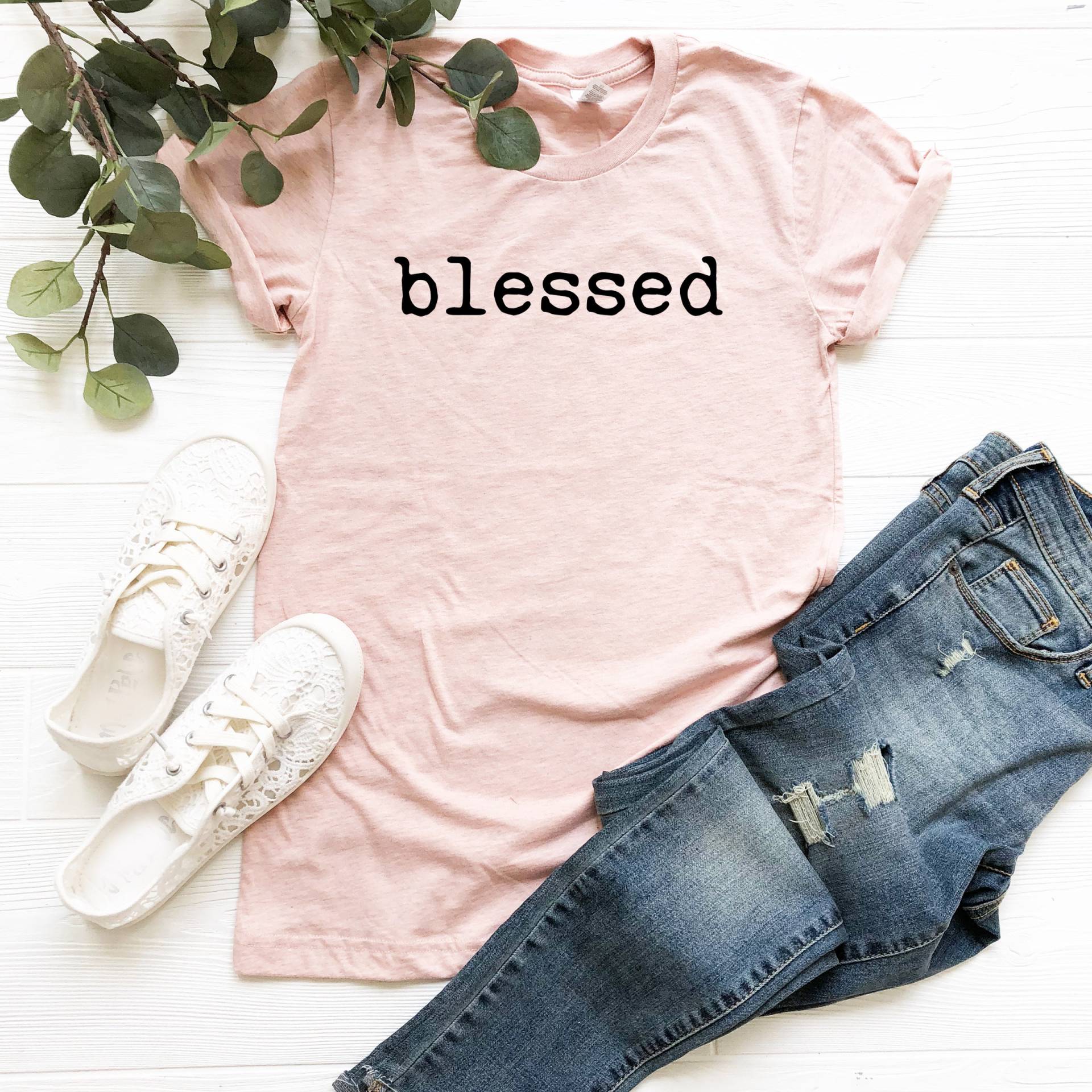 Gesegnete Schreibmaschine Schrift Shirt Christian T-Shirt | Geschenk Für Christliche Frau Gift Christain Friend Niedliche Shirts Bibel T-Shirts von LavenderBluesMarket