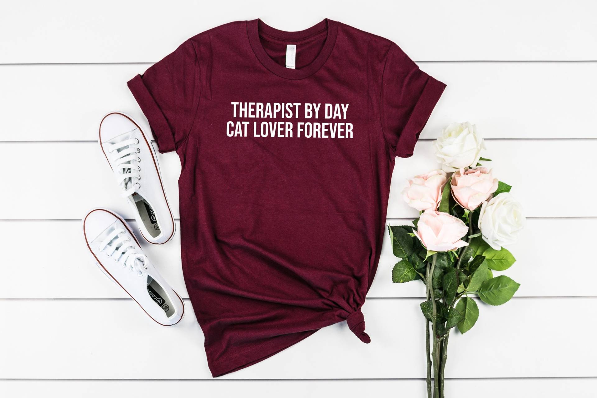 Therapeut By Day Cat Lover Forever Shirt, Therapie Mental Health Awareness, Psychologin Ratgeber Shirt von LavenderBluesMarket